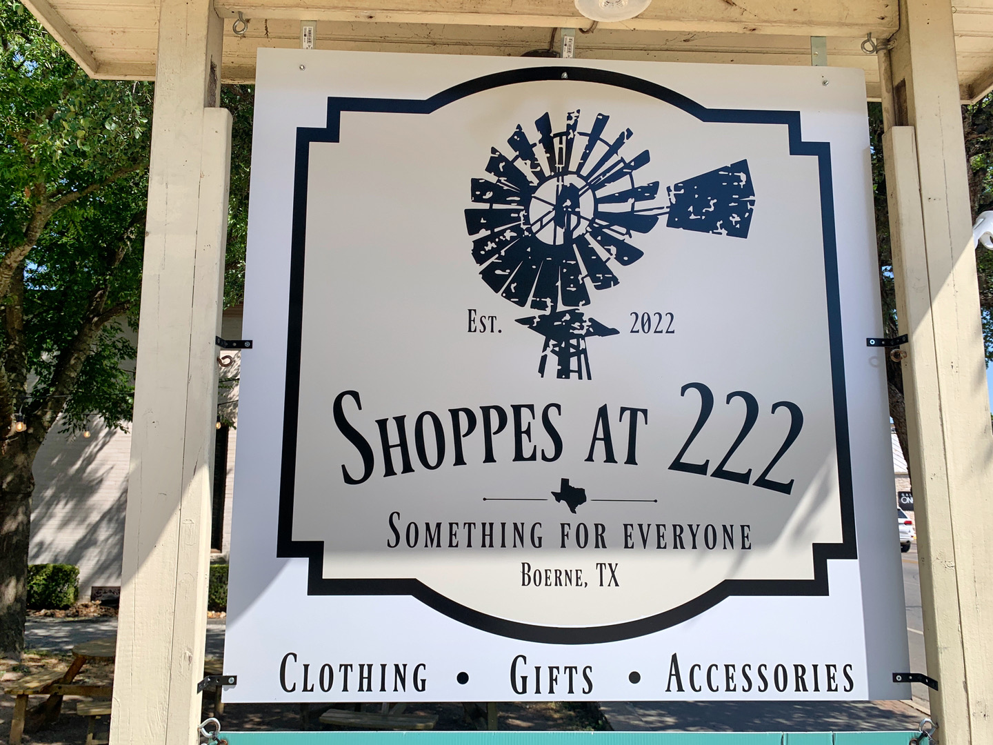 Shoppes at 222 Sign